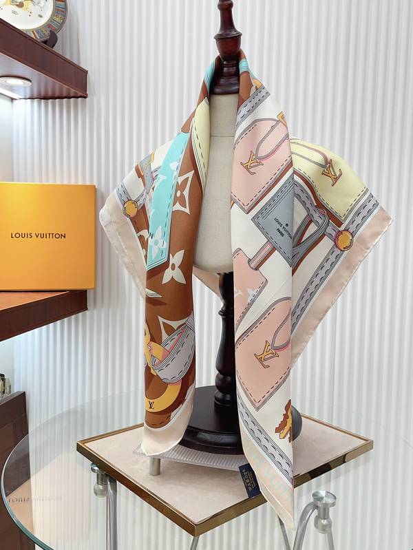 Louis Vuitton Scarf LVC00477